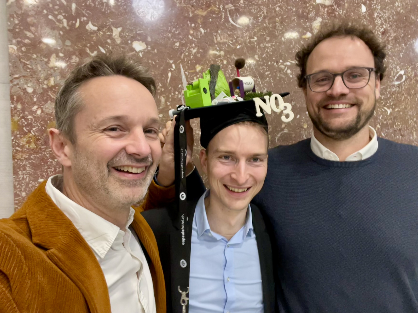 Prof. Dr. Daniel Kray, Dr. Jannis Grafmüller und Dr. Nikolas Hagemann nach der Disputation